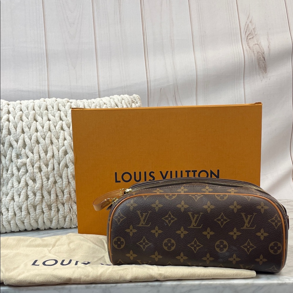 Louis Vuitton Brown Monogram Canvas King Tousse Toiletry bag
